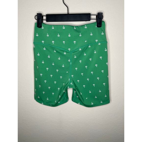 Fabletics Anywhere Motion365+ High-Waisted 6'' Short Lucky Green Palm - Size XS - Picture 5 of 6